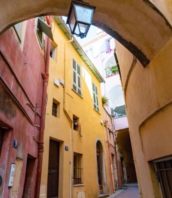 Magnifique T2 Proche Mer Et Ville Refait A Neuf Avec Terrasse Menton Exterior photo